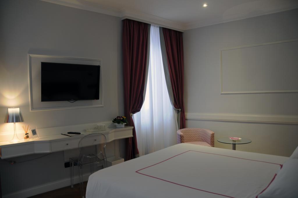 Suite Fontana Di Trevi Roma Habitación foto