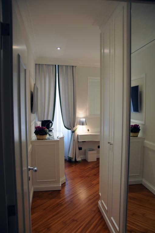 Suite Fontana Di Trevi Roma Habitación foto
